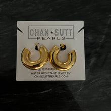 Load image into Gallery viewer, GOLD SMOOTH HOOPS