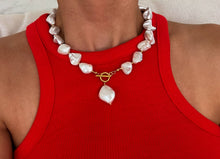 Load image into Gallery viewer, CHUNKY PEARL NECKLACE