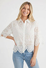 Load image into Gallery viewer, EYELET LACE