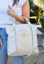Load image into Gallery viewer, Kinzley Tote Pearl