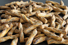 Load image into Gallery viewer, Twist Dill Pickle