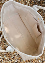 Load image into Gallery viewer, Melissa Tote Bag Pearl Quilted