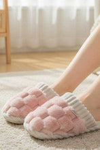 Load image into Gallery viewer, Pink Plush Slippers