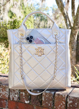 Load image into Gallery viewer, Kinzley Tote Pearl
