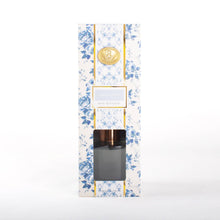 Load image into Gallery viewer, Crisp Linen Reed Diffuser
