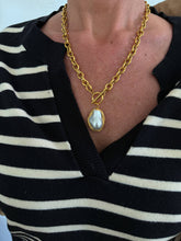 Load image into Gallery viewer, PEARL DROP NECKLACE
