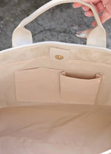 Load image into Gallery viewer, Melissa Tote Champagne

