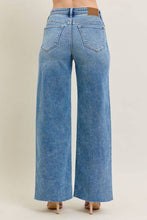 Load image into Gallery viewer, Vintage Wash HW
