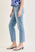 Load image into Gallery viewer, Vintage Wash Slim Fit
