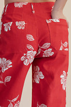 Load image into Gallery viewer, Cropped Floral - South Main Boutique
