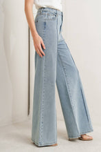 Load image into Gallery viewer, FT LIGHT DENIM
