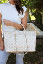 Load image into Gallery viewer, Melissa Tote Bag Pearl Quilted
