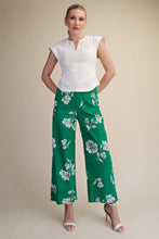 Load image into Gallery viewer, Colette Cropped Wide-Leg Flower Pants: Kelly Green / L - South Main Boutique
