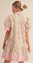 Load image into Gallery viewer, Floral Puff
