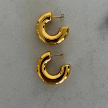 Load image into Gallery viewer, GOLD SMOOTH HOOPS
