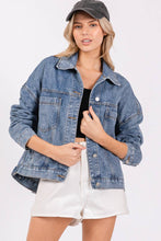 Load image into Gallery viewer, WASHED DENIM JACKET
