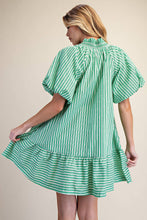 Load image into Gallery viewer, Ruffle Striped Puff
