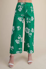 Load image into Gallery viewer, Colette Cropped Wide-Leg Flower Pants: Kelly Green / L - South Main Boutique

