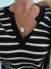 Load image into Gallery viewer, PEARL DROP NECKLACE
