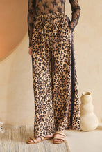 Load image into Gallery viewer, Leopard Red STRIPE P
