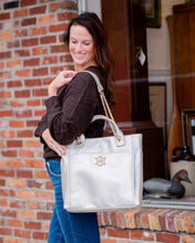 Load image into Gallery viewer, Kinzley Tote Pearl
